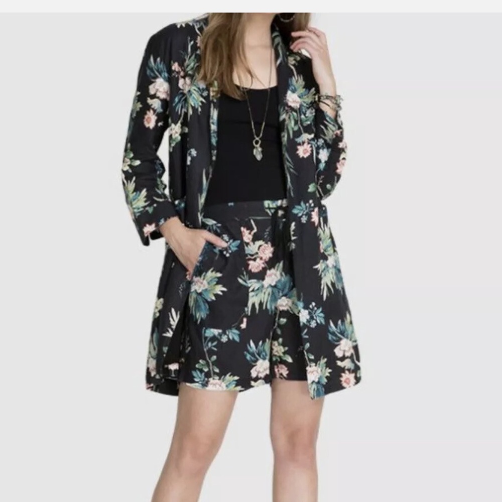 Johnny Was Workshop Linen Floral Blazer Style:W48820.4 Lined & Pockets Longline